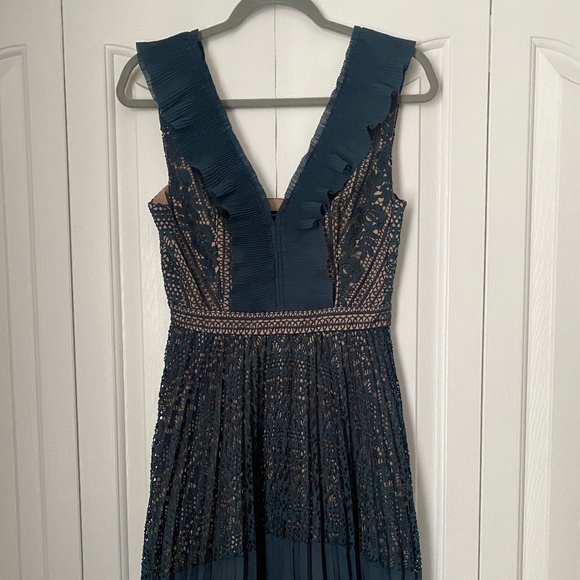 French Connection Dresses & Skirts - WEDDING GUEST GREEN AND TAN PLEATED DRESS SIZE 2